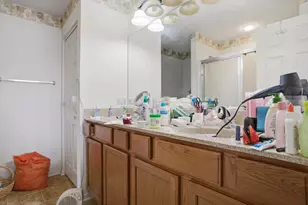 918 Oak Ridge Blvd, Elgin, IL 60120 - Photo 9