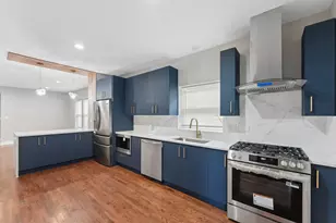 8015 S Paxton Ave, Chicago, IL 60617 - Photo 13