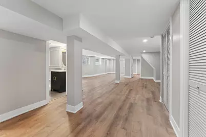 8015 S Paxton Avenue, Chicago, IL 60617 - Photo 37