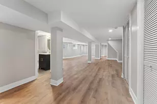 8015 S Paxton Ave, Chicago, IL 60617 - Photo 37