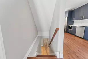 8015 S Paxton Ave, Chicago, IL 60617 - Photo 29