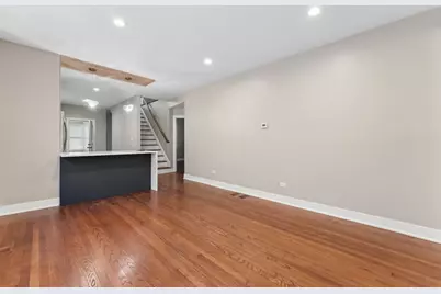 8015 S Paxton Avenue, Chicago, IL 60617 - Photo 11