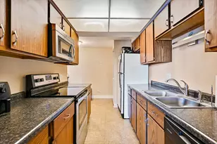6340 Americana Dr, Willowbrook, IL 60527 - Photo 5