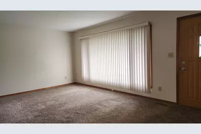 805 Garfield Street, Harvard, IL 60033 - Photo 3