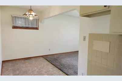 805 Garfield Street, Harvard, IL 60033 - Photo 5