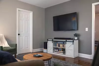 300 Division Street, South Elgin, IL 60177 - Photo 5