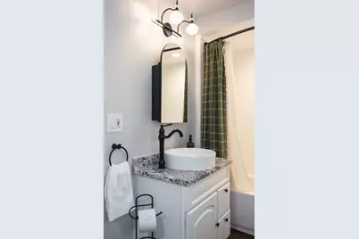 300 Division Street, South Elgin, IL 60177 - Photo 13