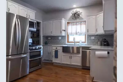 300 Division Street, South Elgin, IL 60177 - Photo 11