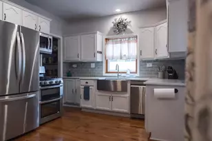 300 Division St, South Elgin, IL 60177 - Photo 11