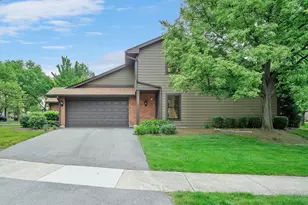 131 White Birch Ln, Westmont, IL 60559 - Photo 3