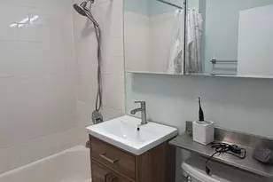 2437 W Ainslie St, Chicago, IL 60618 - Photo 7