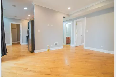 2036 W Arthur Avenue #3, Chicago, IL 60645 - Photo 3
