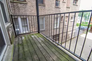 2036 W Arthur Ave, Chicago, IL 60645 - Photo 11
