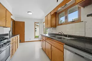 1028 Cherokee Pl, Lemont, IL 60439 - Photo 9