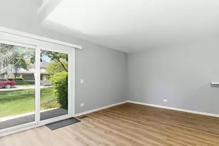 1324 Queensgreen Cir, Naperville, IL 60563 - Photo 5