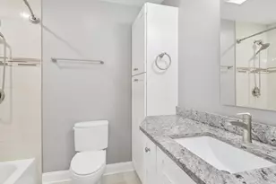 224 E Cedarwood Ct, Palatine, IL 60067 - Photo 9