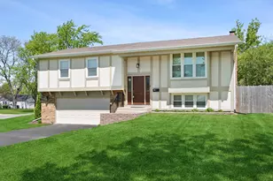 224 E Cedarwood Ct, Palatine, IL 60067 - Photo 1