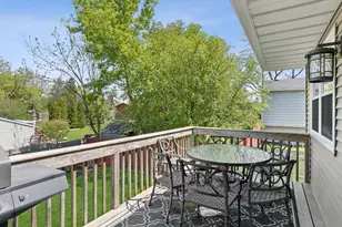 224 E Cedarwood Ct, Palatine, IL 60067 - Photo 17