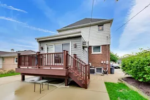 940 W Grant Dr, Des Plaines, IL 60016 - Photo 65