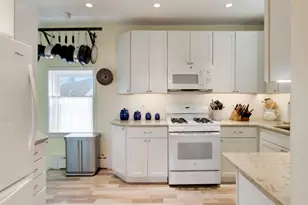 940 W Grant Dr, Des Plaines, IL 60016 - Photo 19