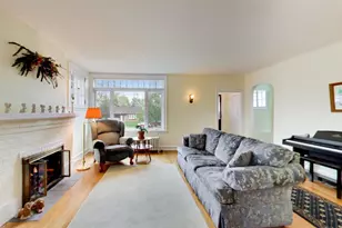 940 W Grant Dr, Des Plaines, IL 60016 - Photo 9