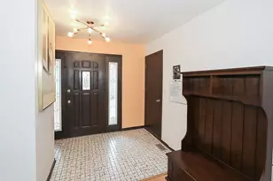 218 E Nerge Rd, Roselle, IL 60172 - Photo 5