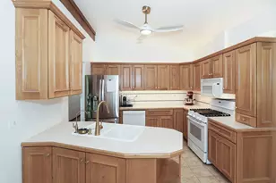 218 E Nerge Rd, Roselle, IL 60172 - Photo 11