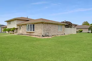 8218 170th St, Tinley Park, IL 60477 - Photo 25