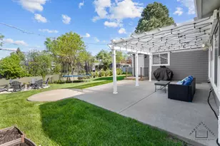 575 Olive St, Hoffman Estates, IL 60169 - Photo 25