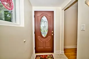 6707 N St Louis Ave, Lincolnwood, IL 60712 - Photo 3