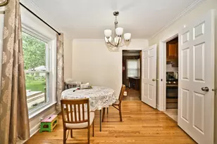 6707 N St Louis Ave, Lincolnwood, IL 60712 - Photo 9