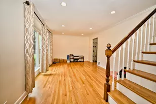 6707 N St Louis Ave, Lincolnwood, IL 60712 - Photo 7