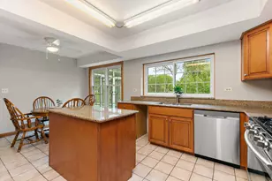 307 Churchill Ct, Sleepy Hollow, IL 60118 - Photo 7