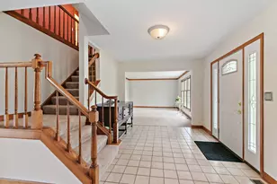 307 Churchill Ct, Sleepy Hollow, IL 60118 - Photo 3