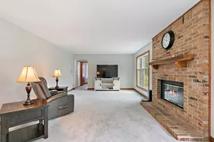 307 Churchill Ct, Sleepy Hollow, IL 60118 - Photo 11