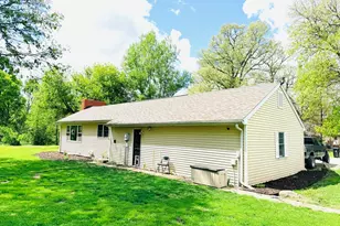 16944 E 3130 North Rd, Rossville, IL 60963 - Photo 3