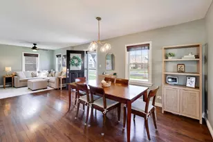 901 S Hillside Ave, Elmhurst, IL 60126 - Photo 5