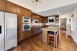 901 S Hillside Ave, Elmhurst, IL 60126 - Photo 7