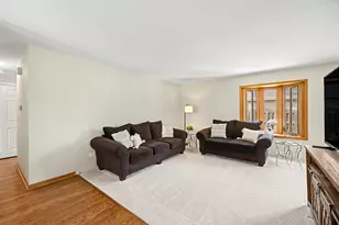 1000 Hunter St, Lombard, IL 60148 - Photo 7