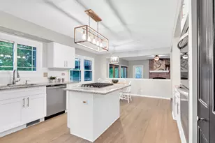 904 Warwick Ln, Lake Zurich, IL 60047 - Photo 7