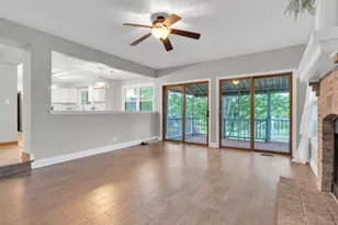 904 Warwick Ln, Lake Zurich, IL 60047 - Photo 13