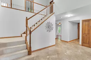 904 Warwick Ln, Lake Zurich, IL 60047 - Photo 5