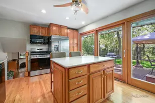 615 E Golf Rd, Libertyville, IL 60048 - Photo 15