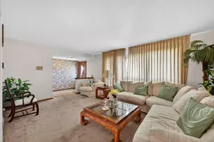 549 E 168th St, South Holland, IL 60473 - Photo 3