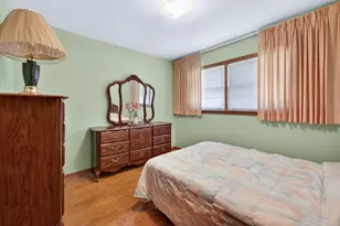 549 E 168th St, South Holland, IL 60473 - Photo 9