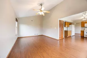 909 Fox Chase Dr Dr, Round Lake Beach, IL 60073 - Photo 15