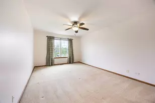 909 Fox Chase Dr Dr, Round Lake Beach, IL 60073 - Photo 19