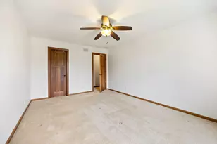 909 Fox Chase Dr Dr, Round Lake Beach, IL 60073 - Photo 21