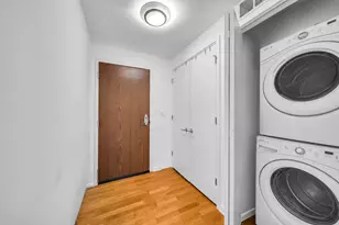 160 E Illinois St, Chicago, IL 60611 - Photo 17