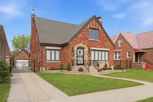 8034 S Clyde Ave, Chicago, IL 60617 - Photo 1